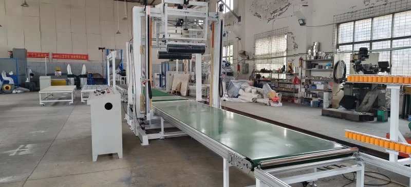 EPS three table continuous cutting machine - Automatic three tables continuous EPS sheet Cutting Machine 2.jpg - Green Building EPS Machine